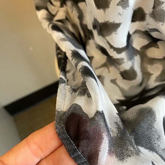 Rw&co black/white floral printed short sleeve blouse top women’s size Small - Picture 2 of 7